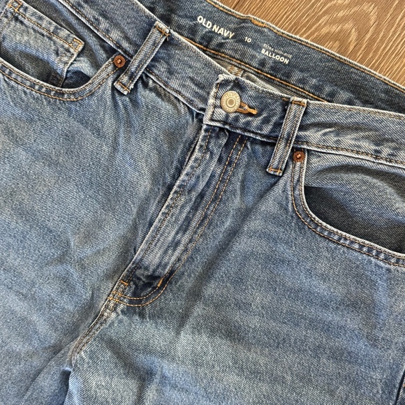 Old Navy Balloon Style Jeans - Picture 3 of 4